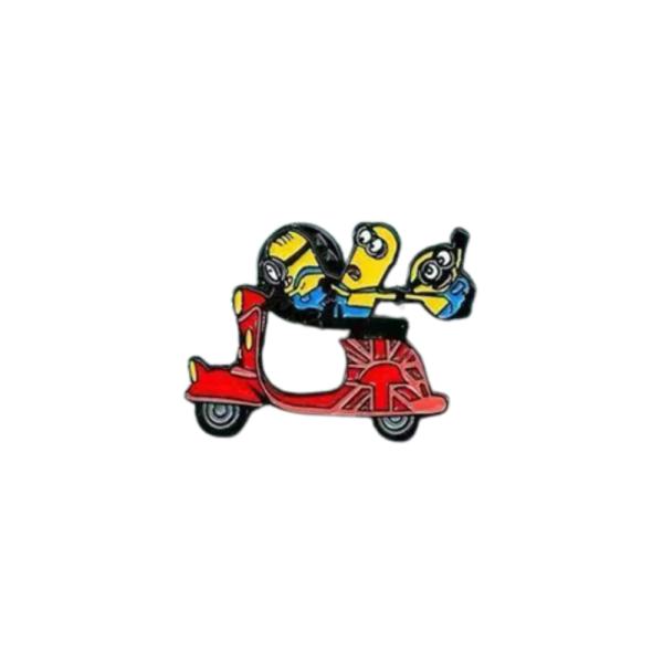 Pin Metalico De Minions En Moto