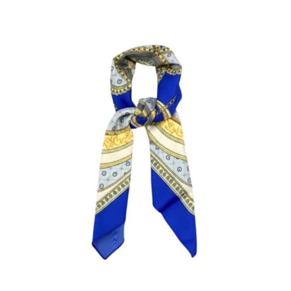 BANDANA 90x90 CON ESTAMPADO CLASICO CELESTE