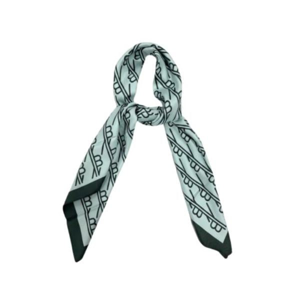 BANDANA 90x90 CON ESTAMPADO PATRON B CELESTE