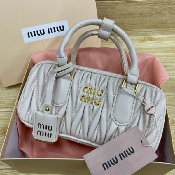 Bolso Mano Diseño Arcadie Miu Miu Blanco