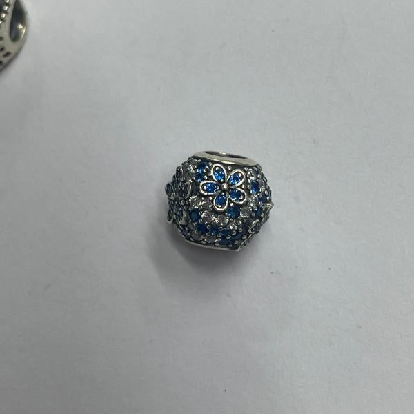Charm Margarita Pave Azul Pandora Ch02