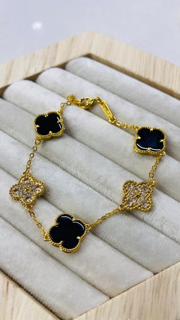 Pulsera De Acero Van Cleef & Arpels Diseño Trebol Grande Y Piedras Negro/Dorado