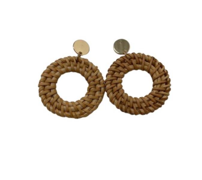 ARETES DE MADERA CIRCULO MIMBRE BEIGE/DORADO