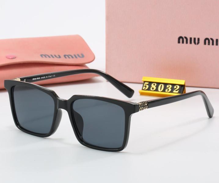 LENTES DE SOL MIU MIU 58032 NEGRO