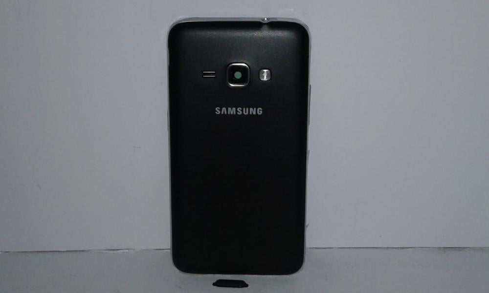 Tapa Samsung Galaxy J1 (2016) J120 Negra Con Marco