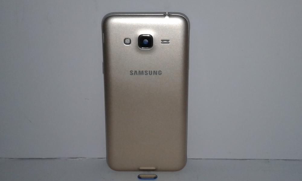 Tapa Samsung Galaxy J3 J300 Dorada Con Marco