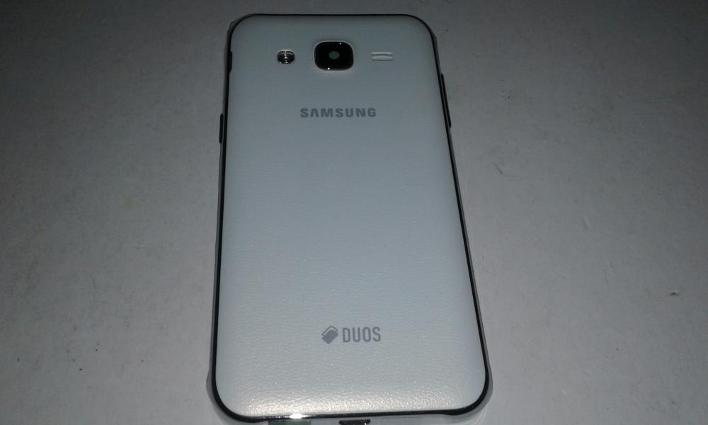 Tapa Samsung Galaxy J2 J200 Blanca Con Marco