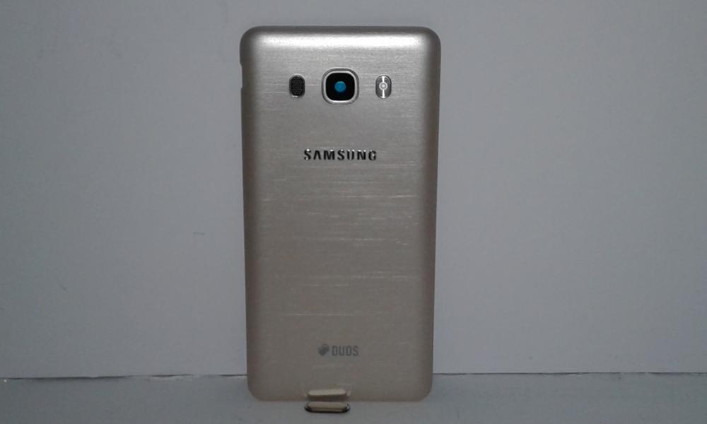 Tapa Samsung Galaxy J5 (2016) J510 Dorada Con Marco