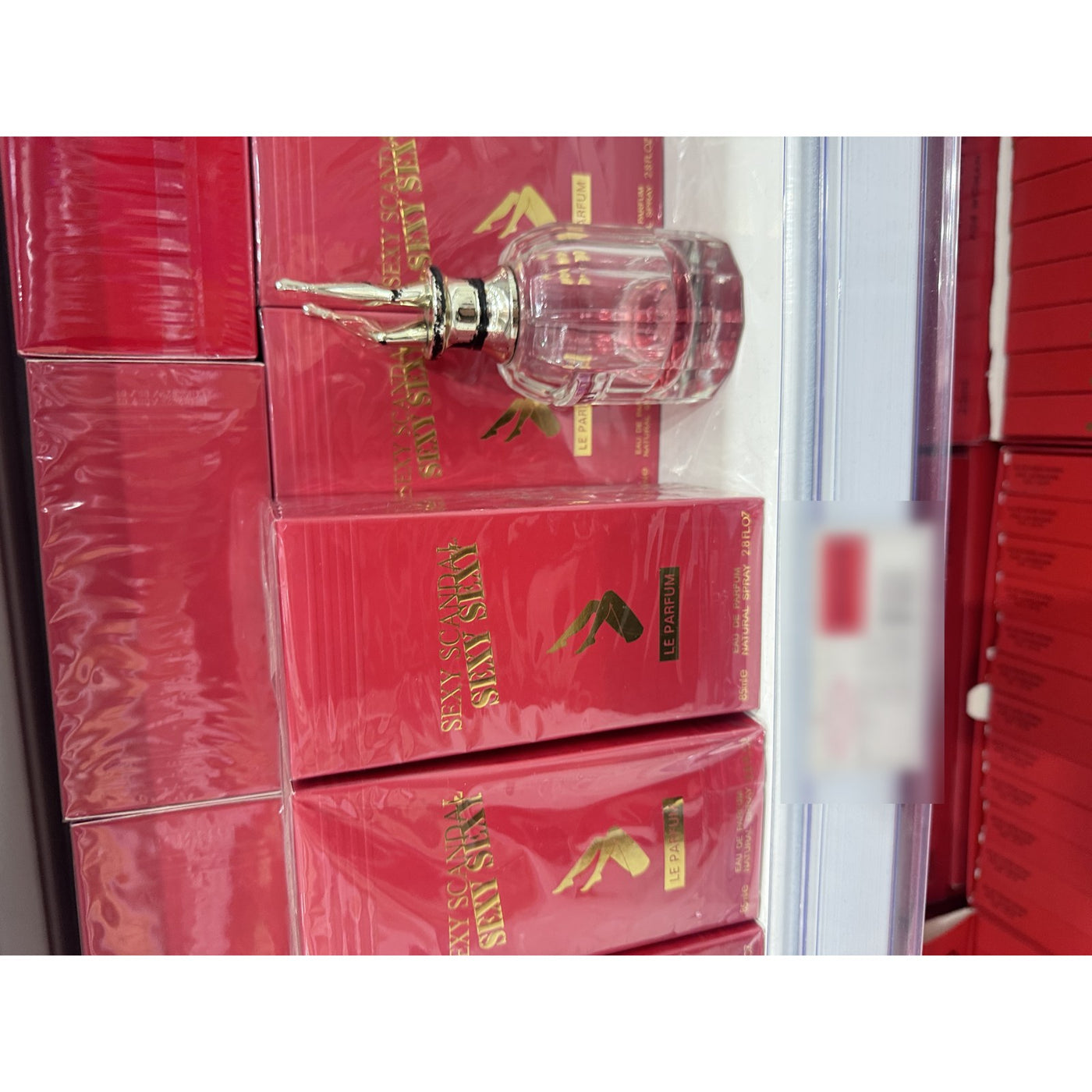 Perfume Sexy Scandal Le Parfum Eau de Parfum 85ml Frasco Rosado con Tapa Tipo Tacón