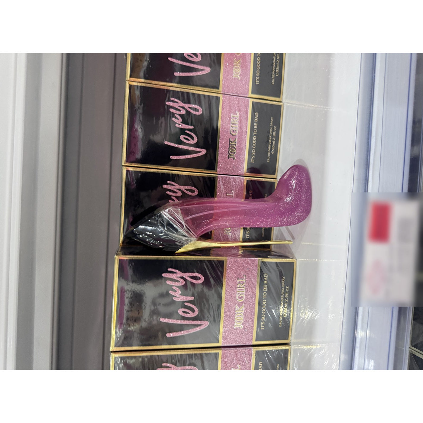 Perfume VERY COOL GIRL Eau de Parfum 85ml Frasco Tacón Rosado