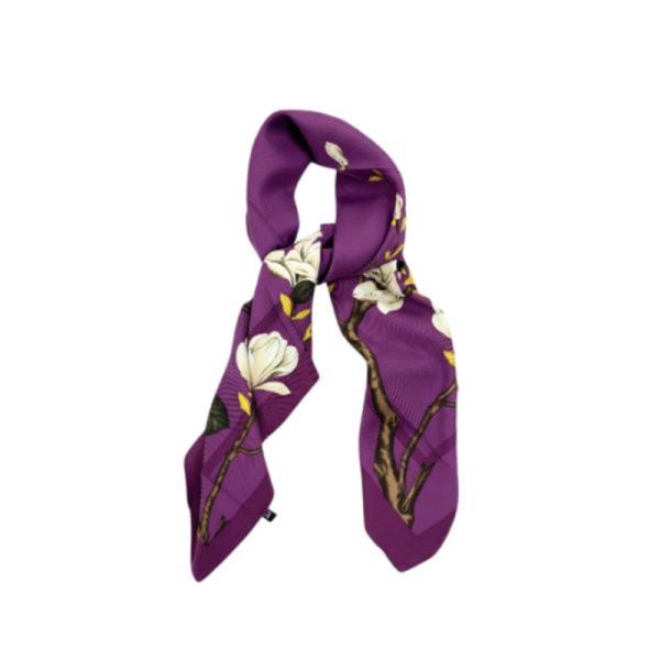 BANDANA 90x90 CON ESTAMPADO DE FLORES MORADO