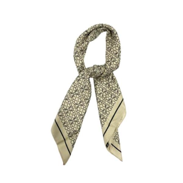 BANDANA 90x90 CON ESTAMPADO MARCA LOEWE BEIGE