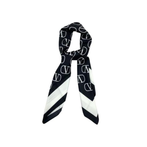 BANDANA 90x90 CON ESTAMPADO MARCA VALENTINO NEGRO