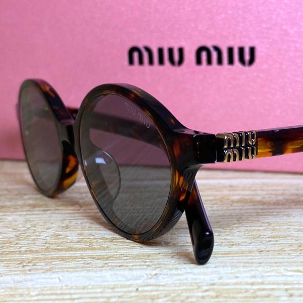Lentes De Sol Modelo 04Zs Marca Miu Miu Cafe