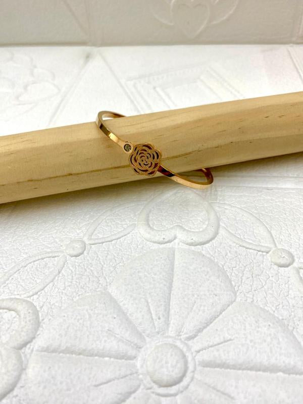 Pulsera De Acero Rigida Diseño Rosa Oro Rosa
