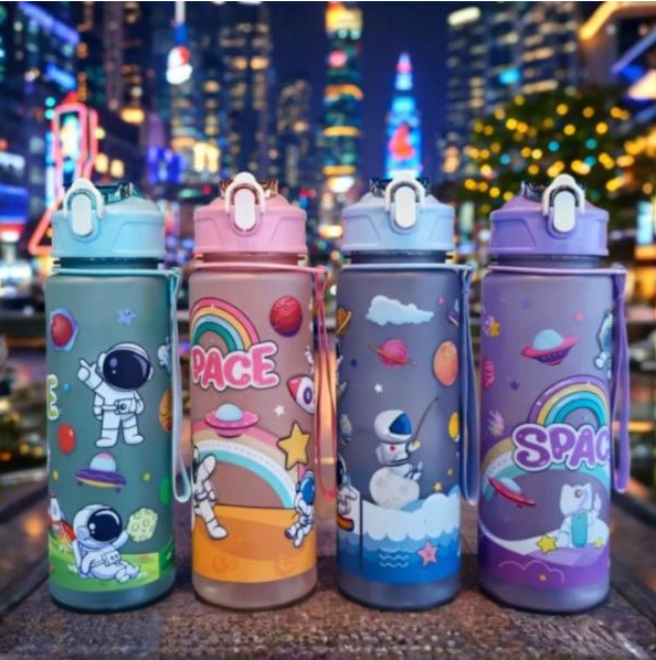 BOTELLA INFANTIL 750ML CON DISEÑO ASTRONAUTA VERDE