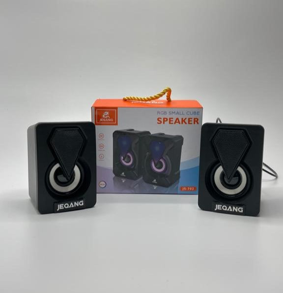 Bocina Parlante Para Computadora Pareja Js-702  Rgb Negro