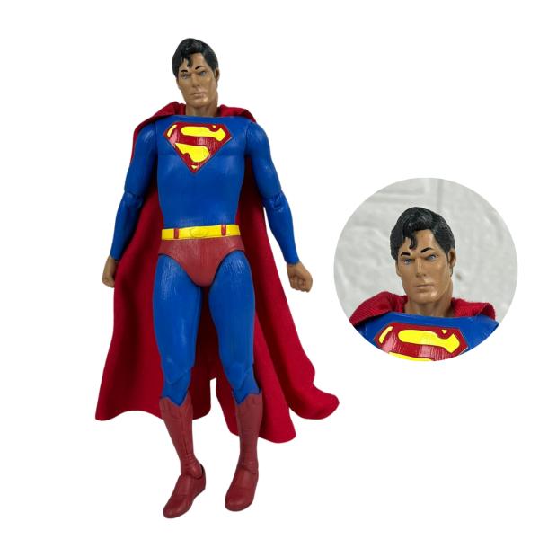 Figura De Superman - Dc Comics