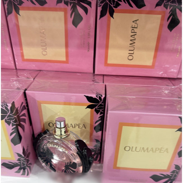 Perfume Olumapea Eau de Parfum 90ml Frasco Rosado con Hojas Tropicales Negras