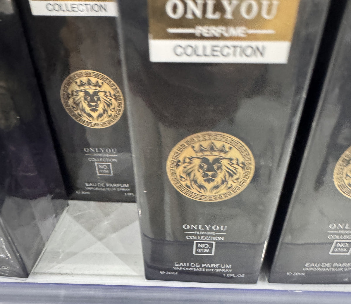 Perfume ONLYOU Collection No. 8156 Eau de Parfum 30ml para Hombre · Caja Negra con León - foto real 1