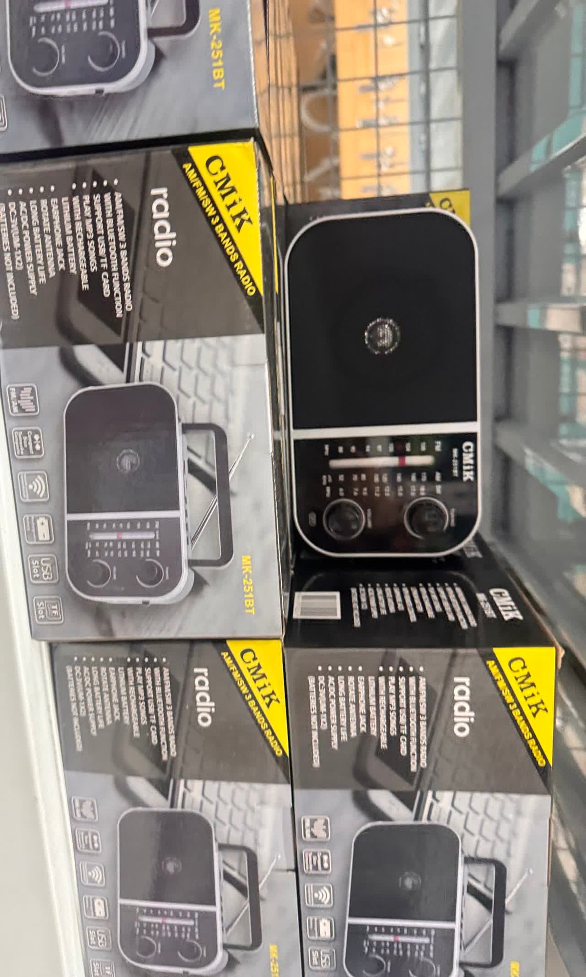 📻 Radio Portátil CMiK MK-251BT con Bluetooth · AM, FM y SW Recargable - foto real 1