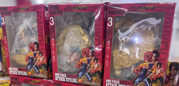 🏴‍☠️ Figura One Piece Overall Rankings Luffy sobre Tesoro Dorado · Attack Styling - foto real 1
