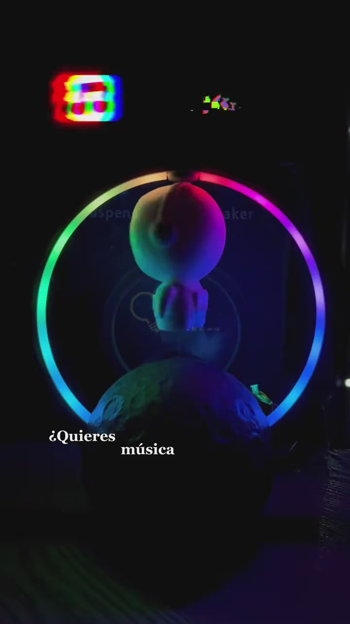 Video real - 🧑‍🚀 Lámpara y Parlante Astronauta que Levita | Sonido 360° + Luces RGB